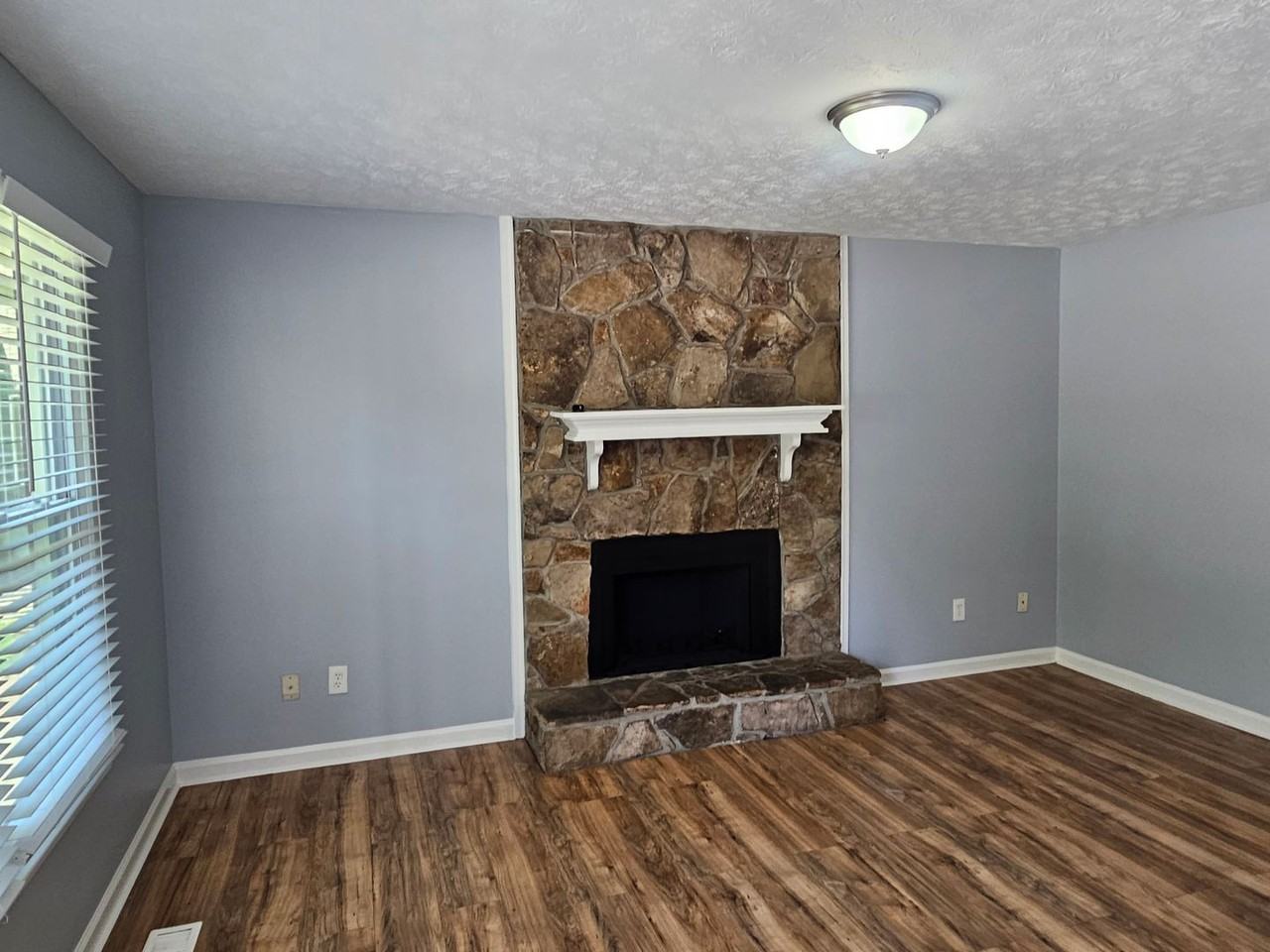 5720 Buck Ct - Photo 3 of 16