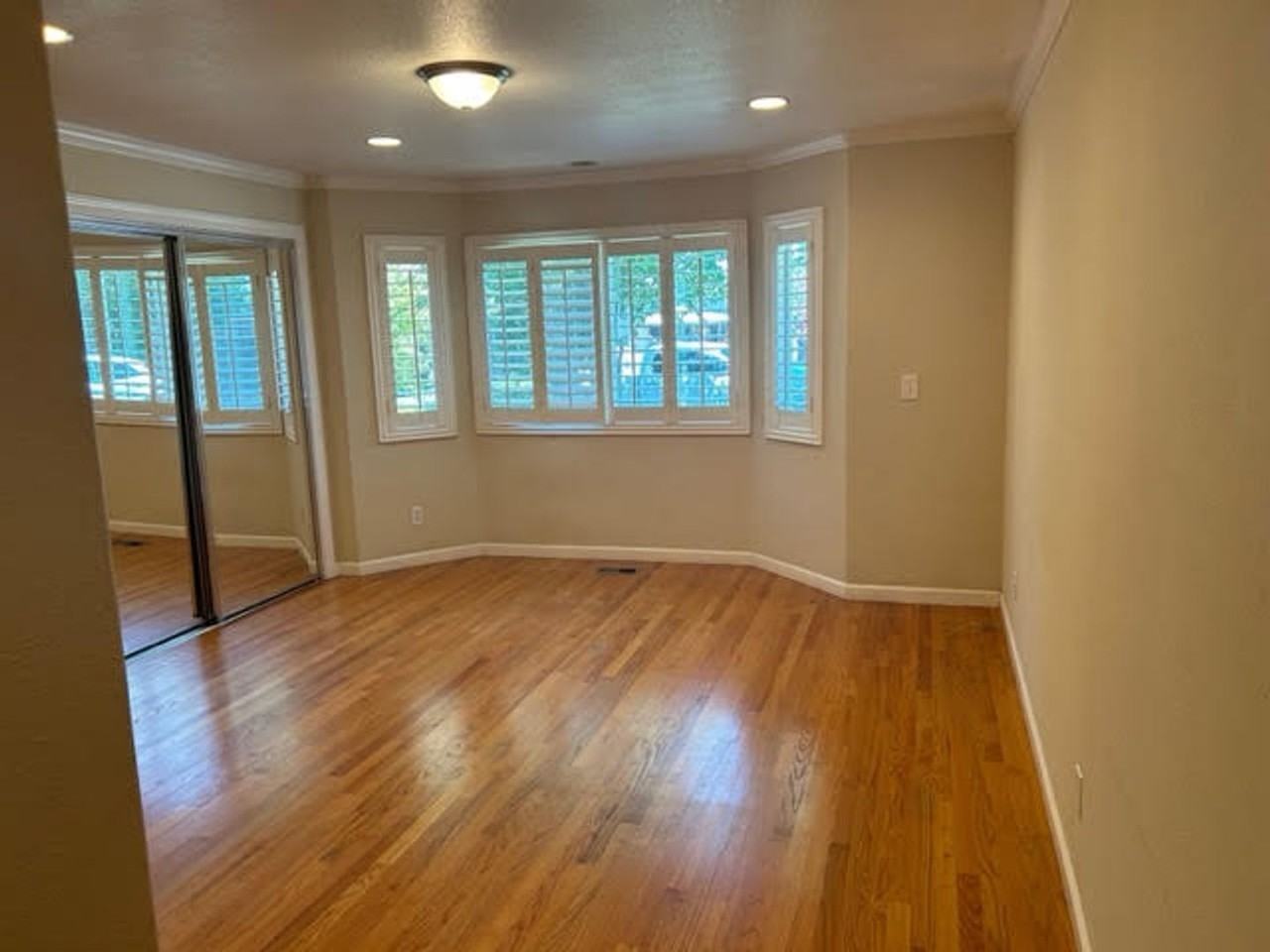 1204 Redcliff Dr - Photo 2 of 34