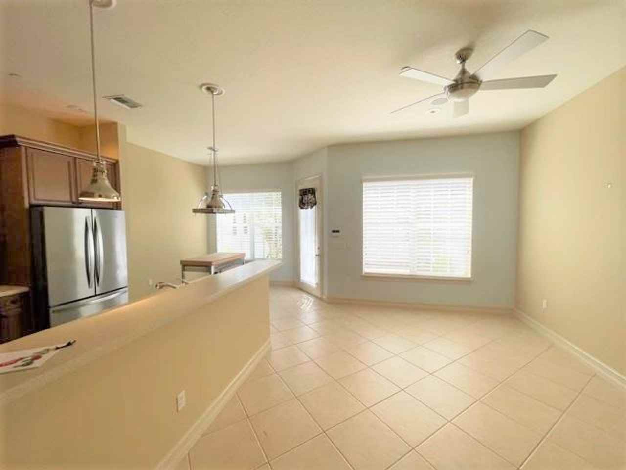 930 Greenlawn St - Photo 5 of 32
