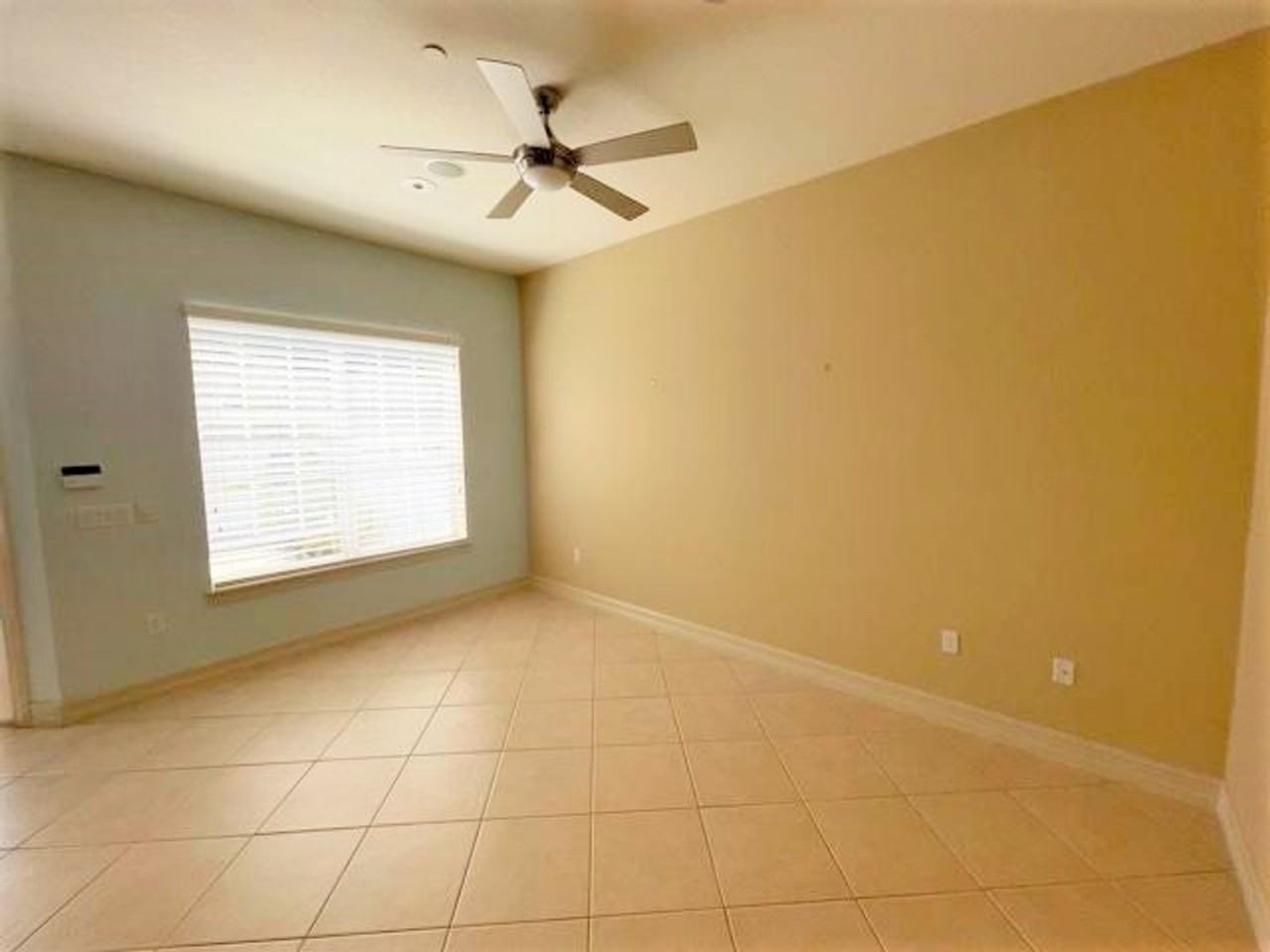930 Greenlawn St - Photo 6 of 32