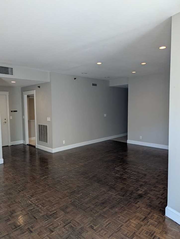 416 Commonwealth Ave - Photo 4 of 23