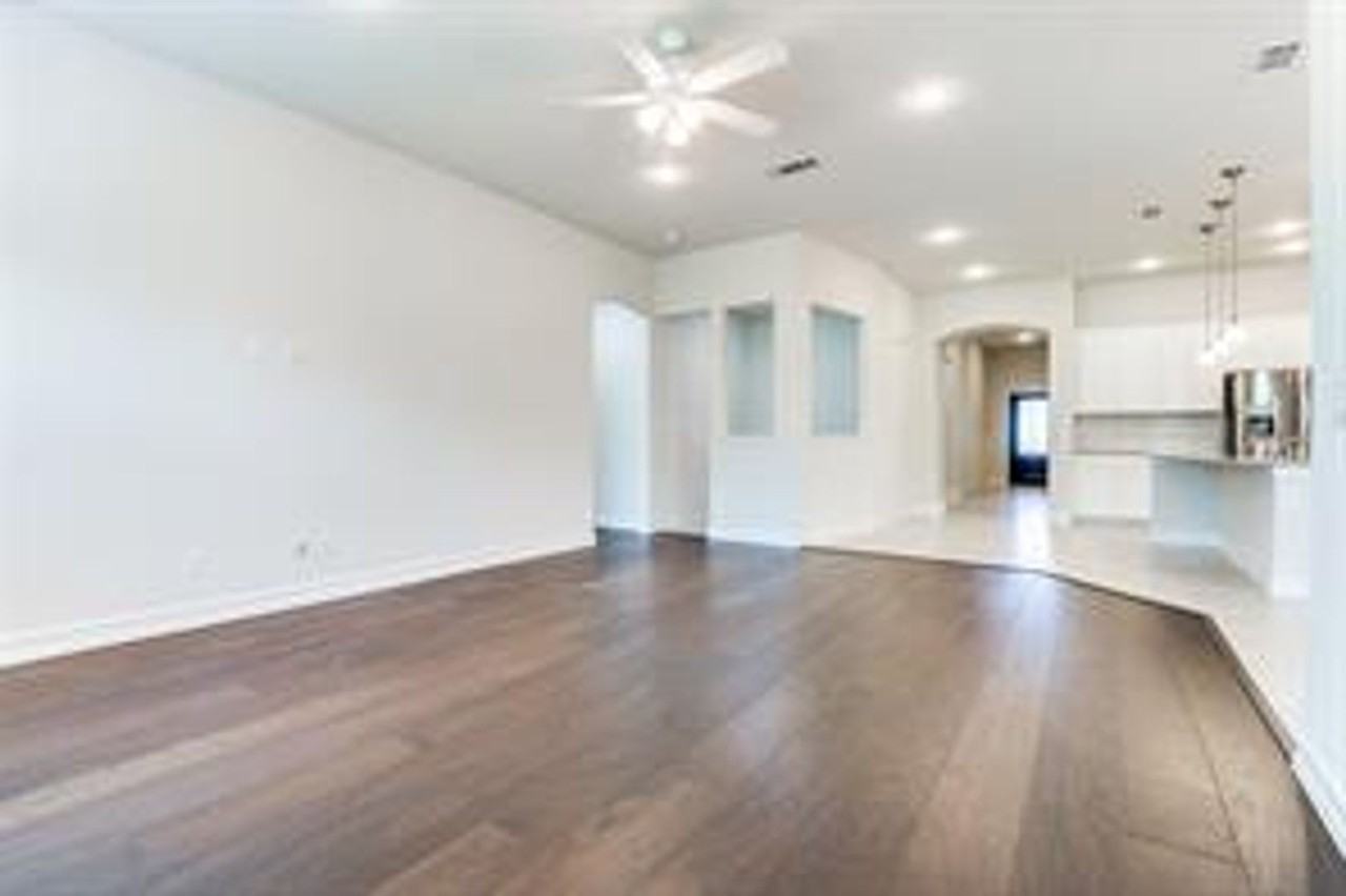2336 Boatman Dr - Photo 3 of 10