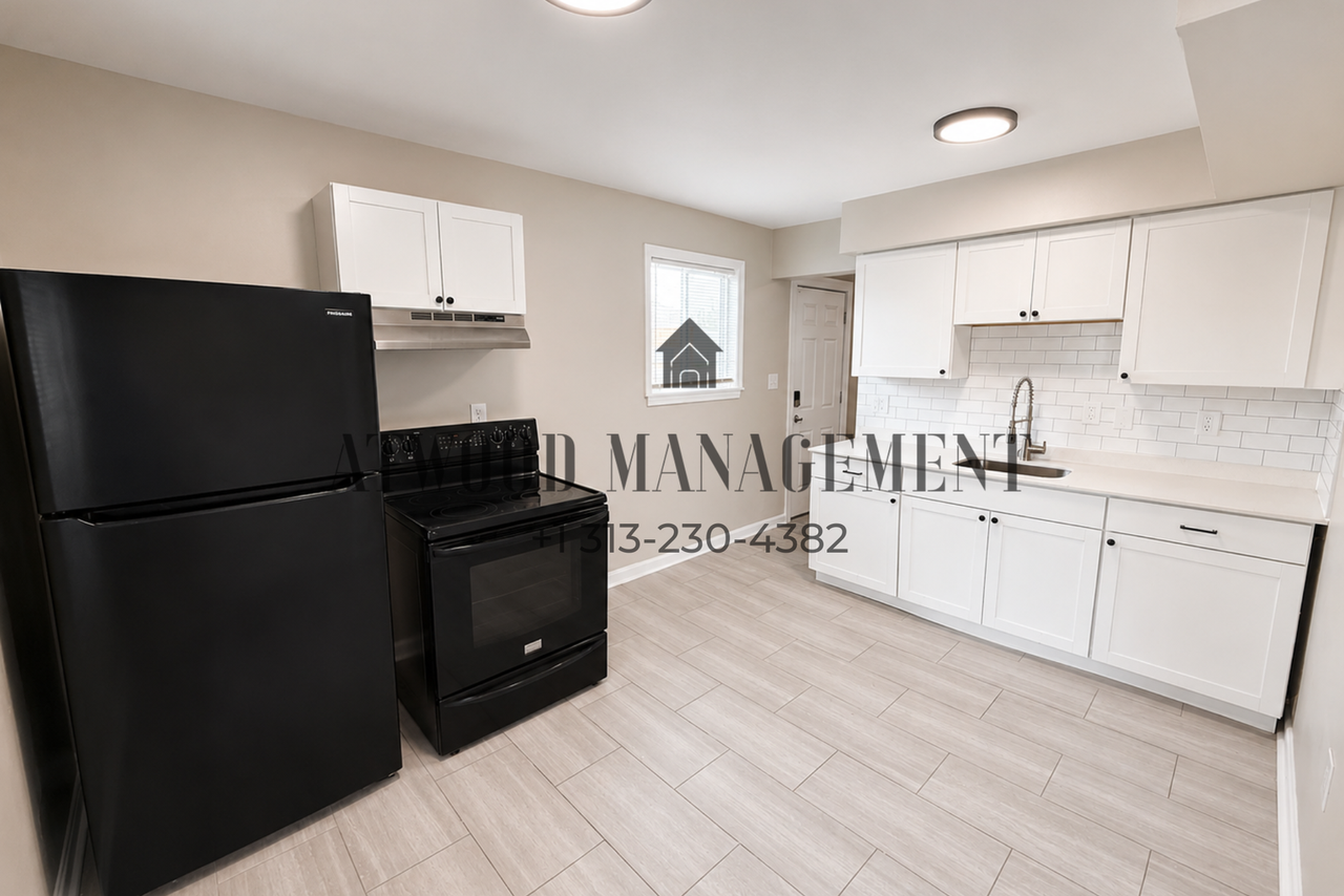 18666 Joseph Campau St - Photo 4 of 10