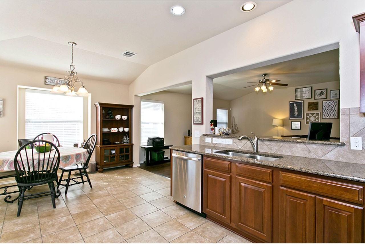 1808 Sand Creek Rd - Photo 6 of 26
