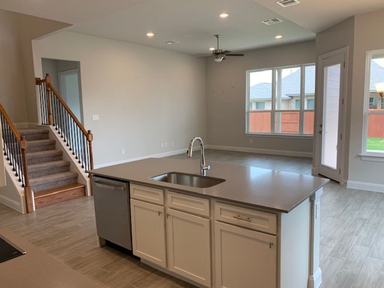 2202 Ambling Trl - Photo 5 of 30