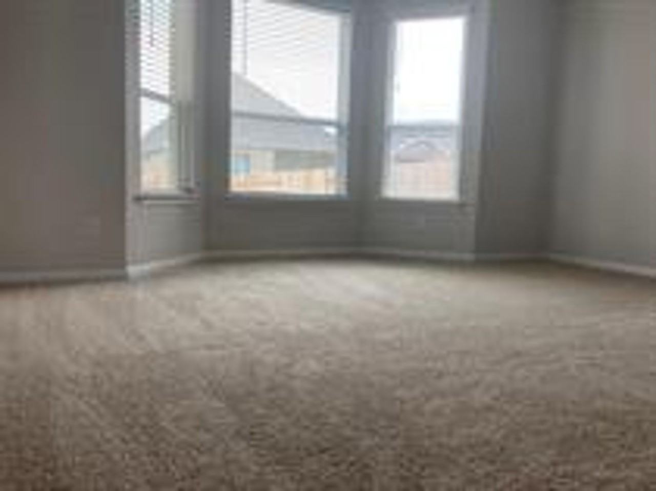 136 Green Knoll Ln - Photo 2 of 17