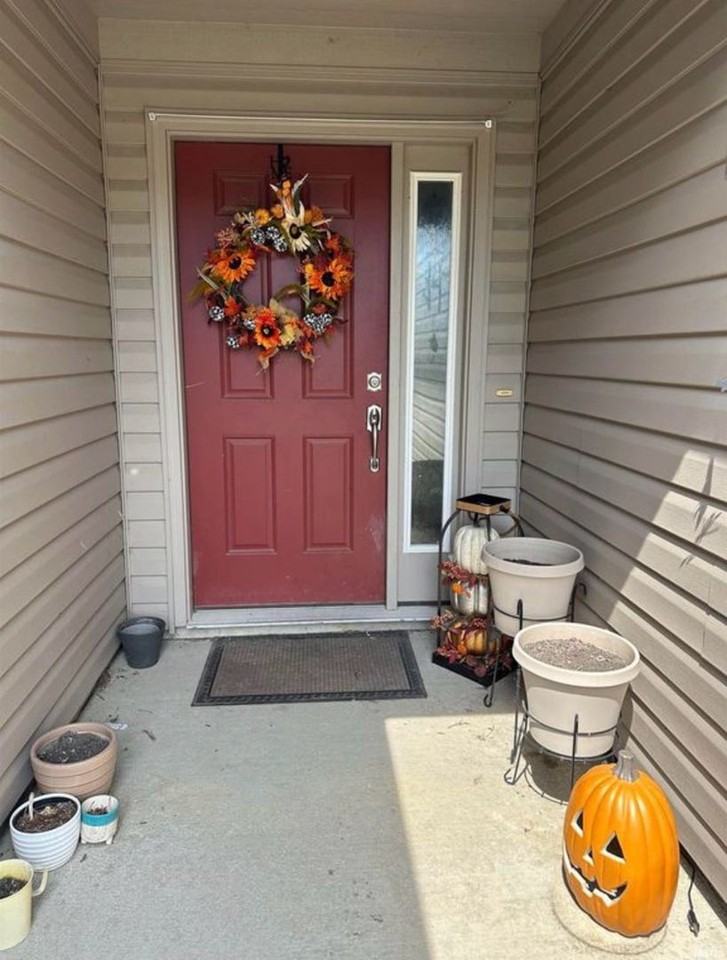 3168 Fleming Dr - Photo 2 of 15