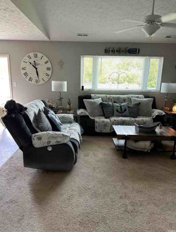 3168 Fleming Dr - Photo 6 of 15