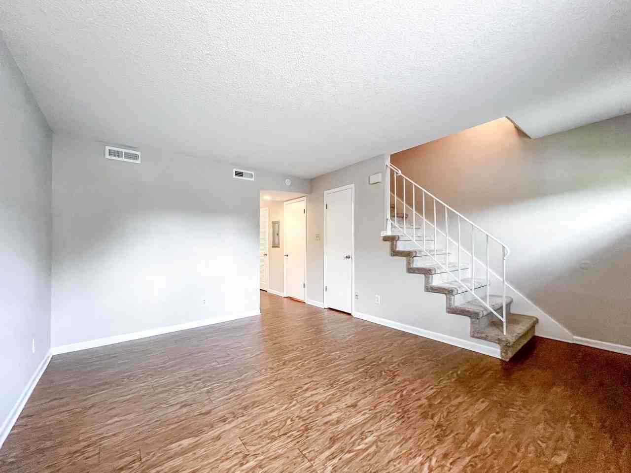 7304 Old Clinton Pike Apt E - Photo 4 of 15