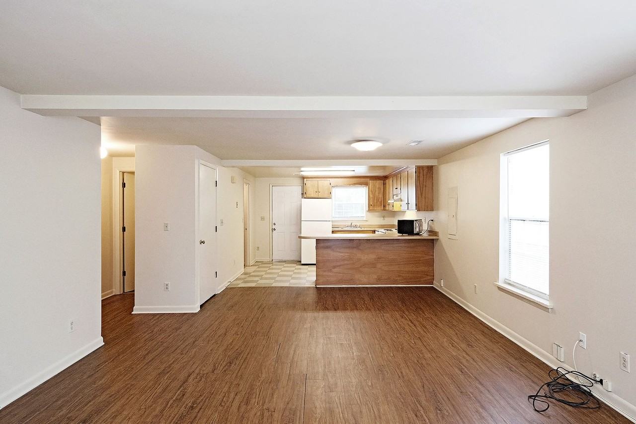 1411 Short 18th St #B - Photo 3 of 10