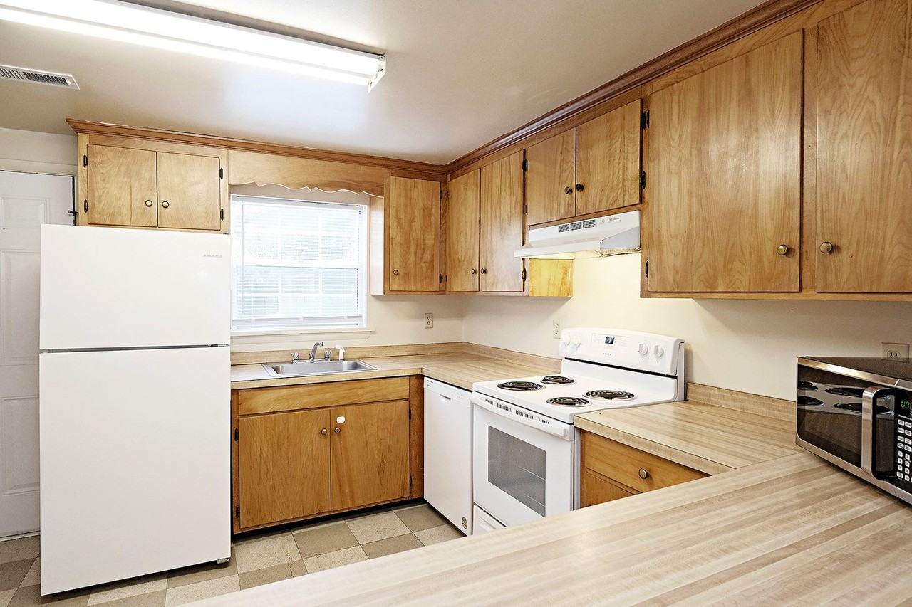 1411 Short 18th St #B - Photo 4 of 10