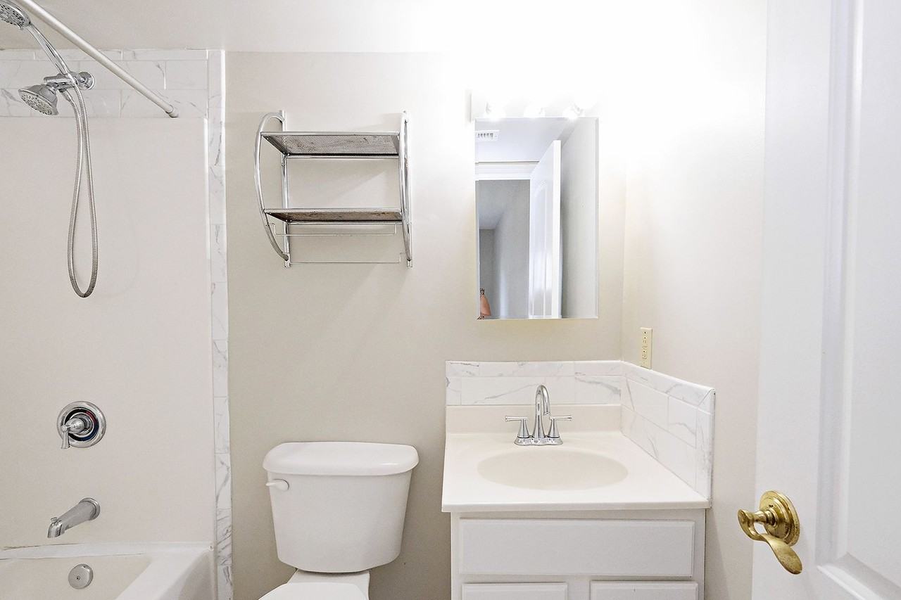 1223 Villa Ln #D - Photo 7 of 17