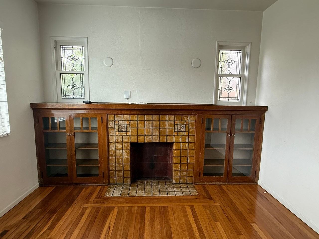 1836 Howard Ave - Photo 3 of 13