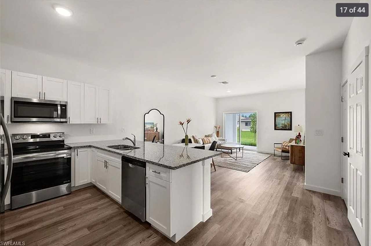 1511 Haviland Ave S - Photo 6 of 19