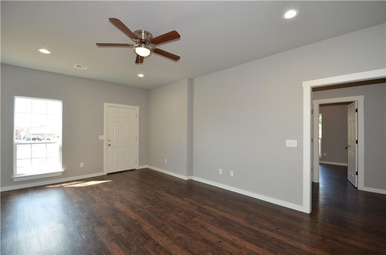 311 Copper Oaks Dr - Photo 3 of 14