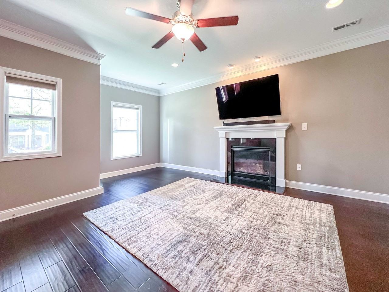 104 Fallberry St - Photo 3 of 30