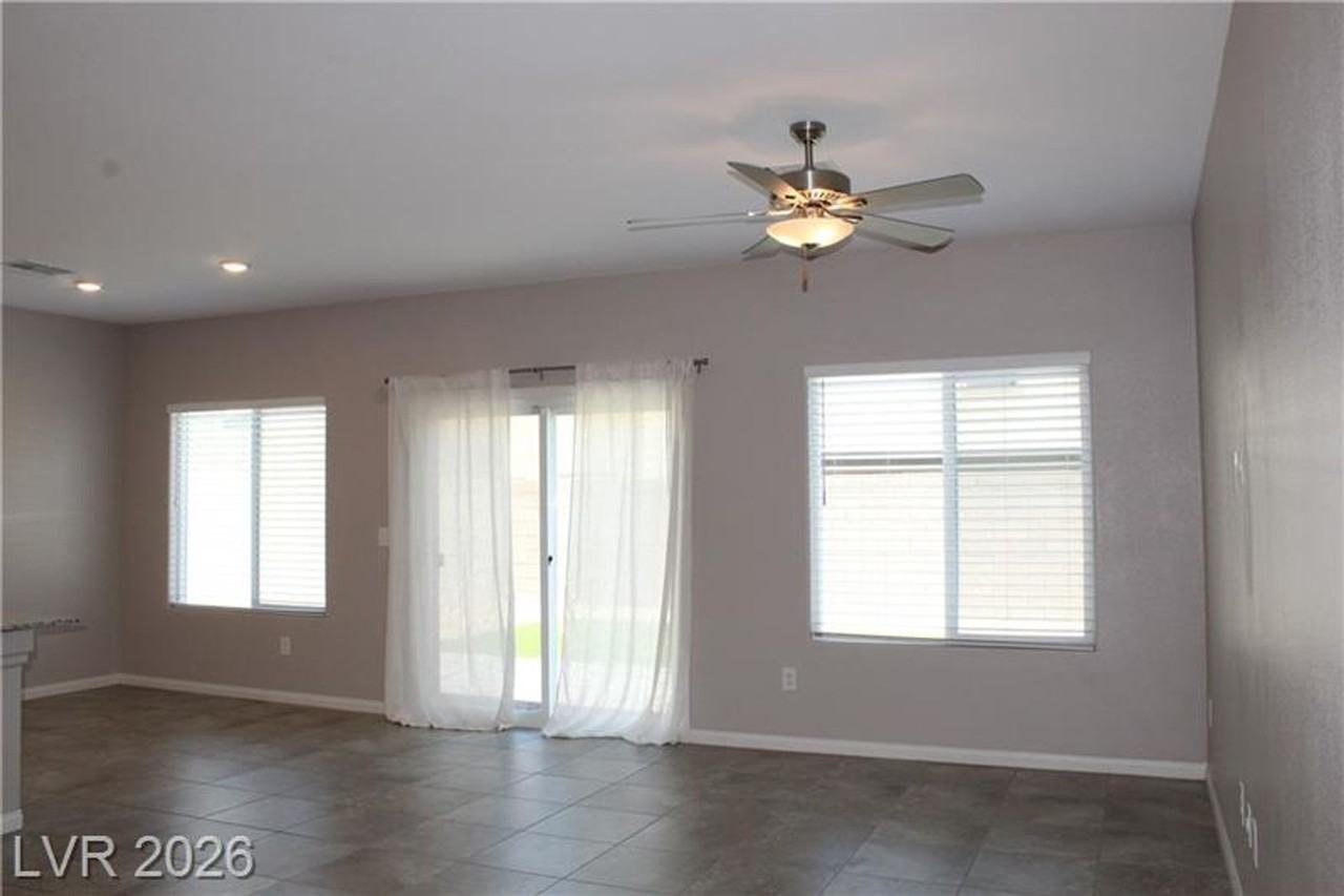7712 Markarian St - Photo 3 of 28
