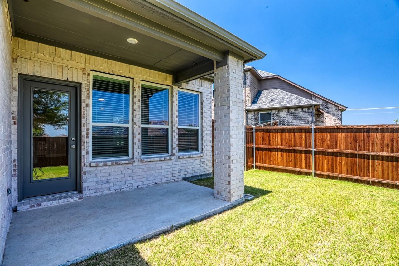 916 916 Lido Lane - Lido St - Photo 4 of 29