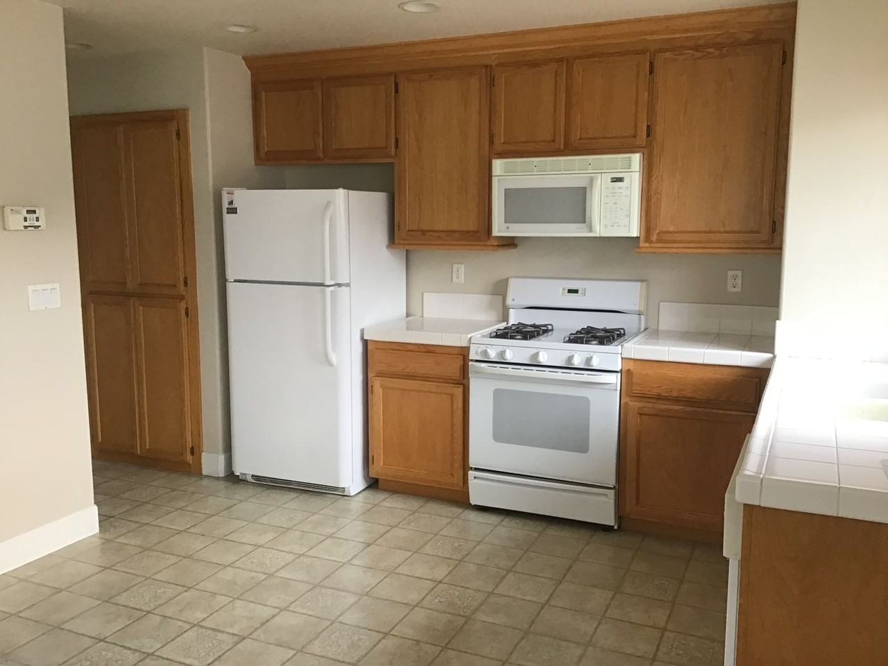 647 Mcginnis Cir - Photo 2 of 34