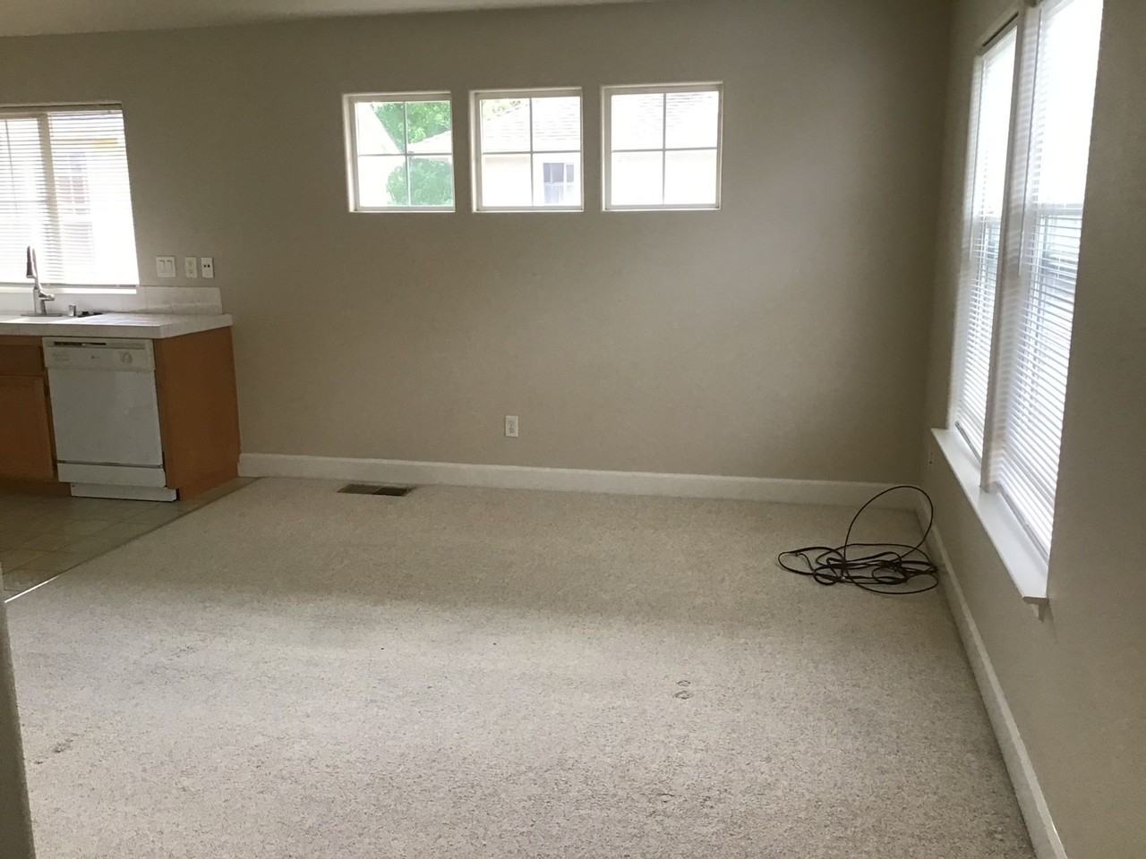 647 Mcginnis Cir - Photo 3 of 34