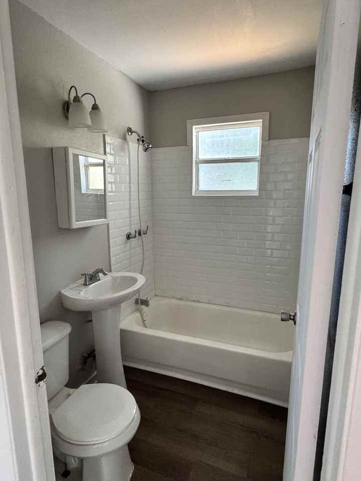 203 D St - Photo 5 of 8