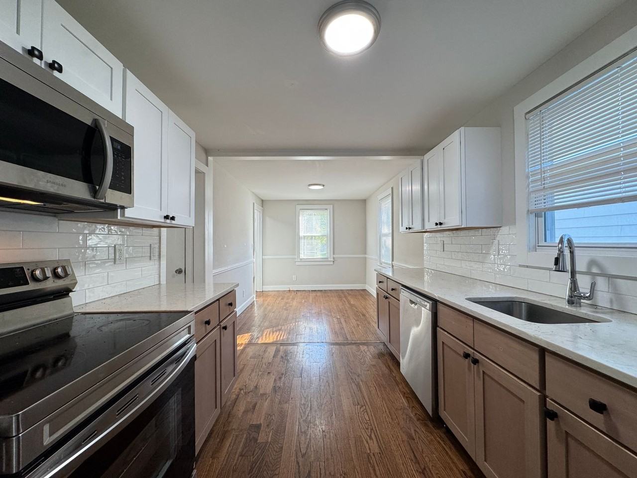141 Laurel St - Photo 3 of 21