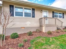 Quiet and convenient 3 Bedroom, 1 Bathroom apartment at our Oakland Duplex – Johnson City, TN - Photo 1 of 1