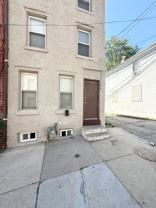 613 Walnut St - Photo 1 of 1