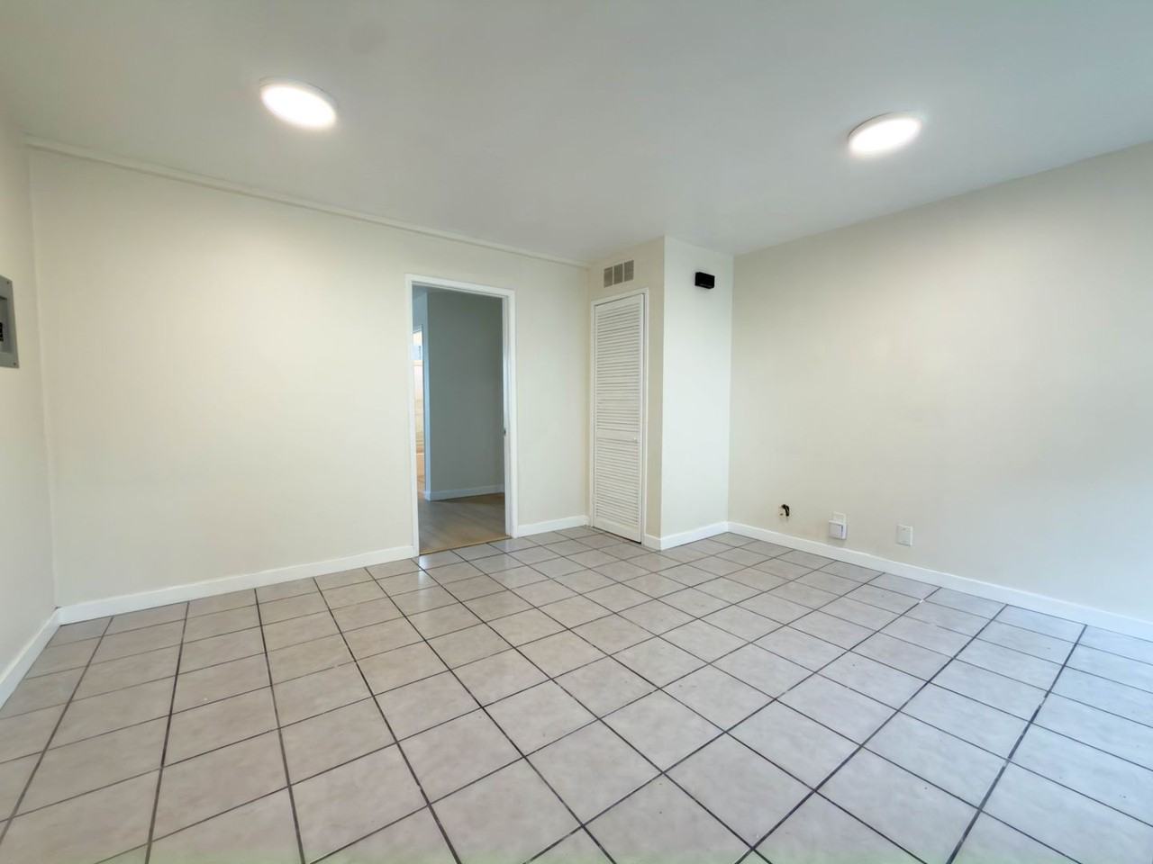 322 N Benton Way - Photo 5 of 9