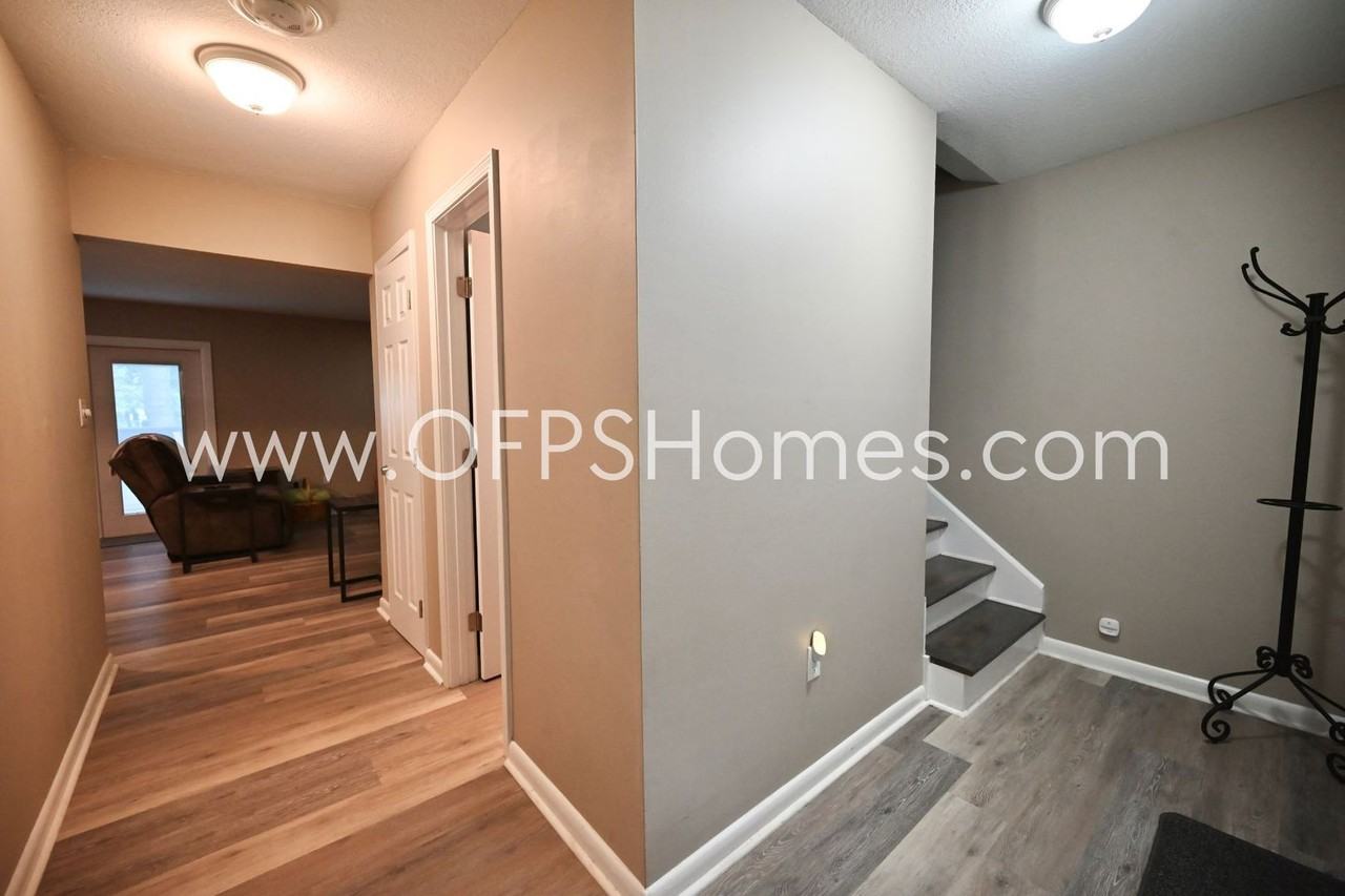 1755 Union Ave - Photo 5 of 32