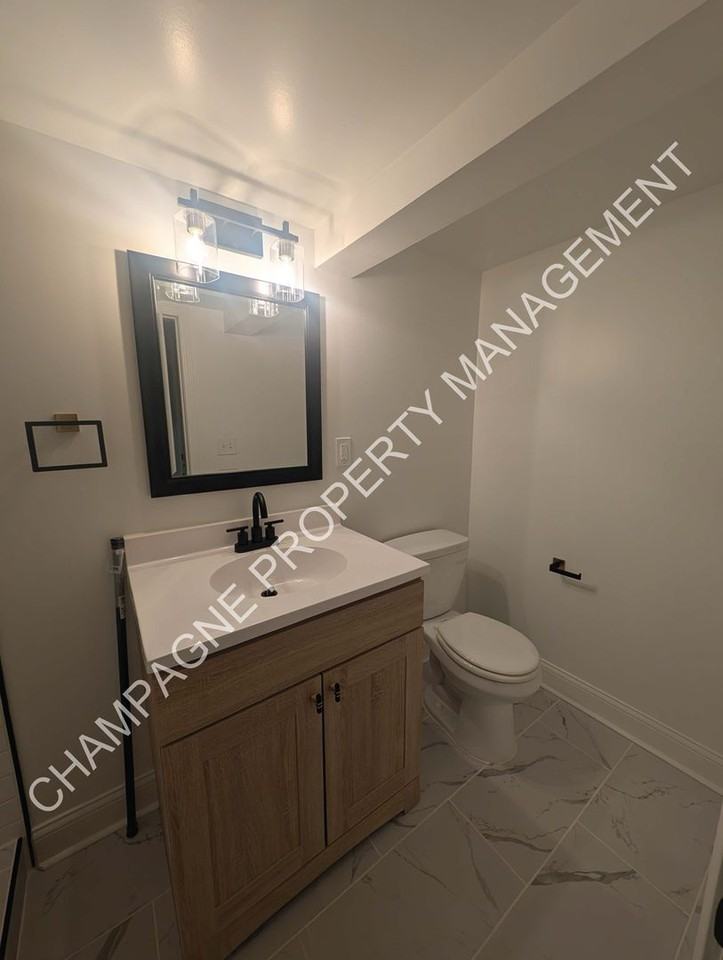 11204 Kensington Ave - Photo 5 of 17