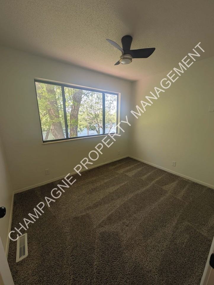 11204 Kensington Ave - Photo 7 of 17