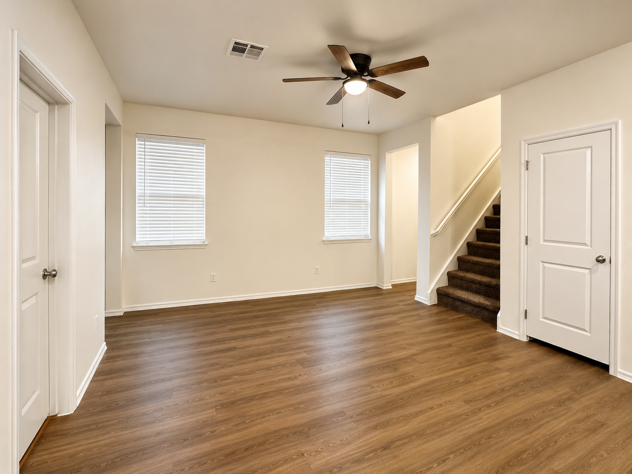 11608 Makenzie Trl - Photo 3 of 14