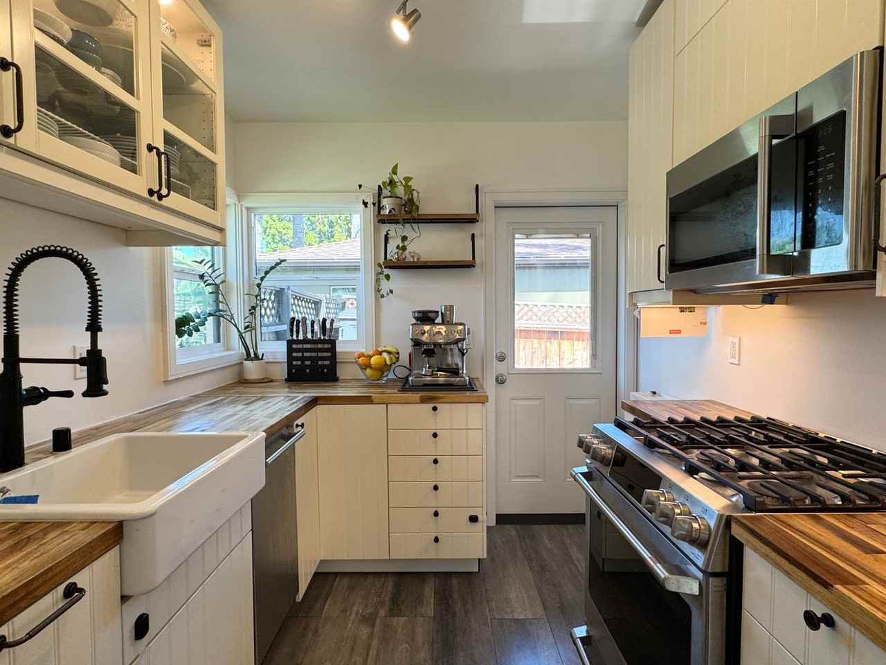 5929 Estelle St - Photo 2 of 42