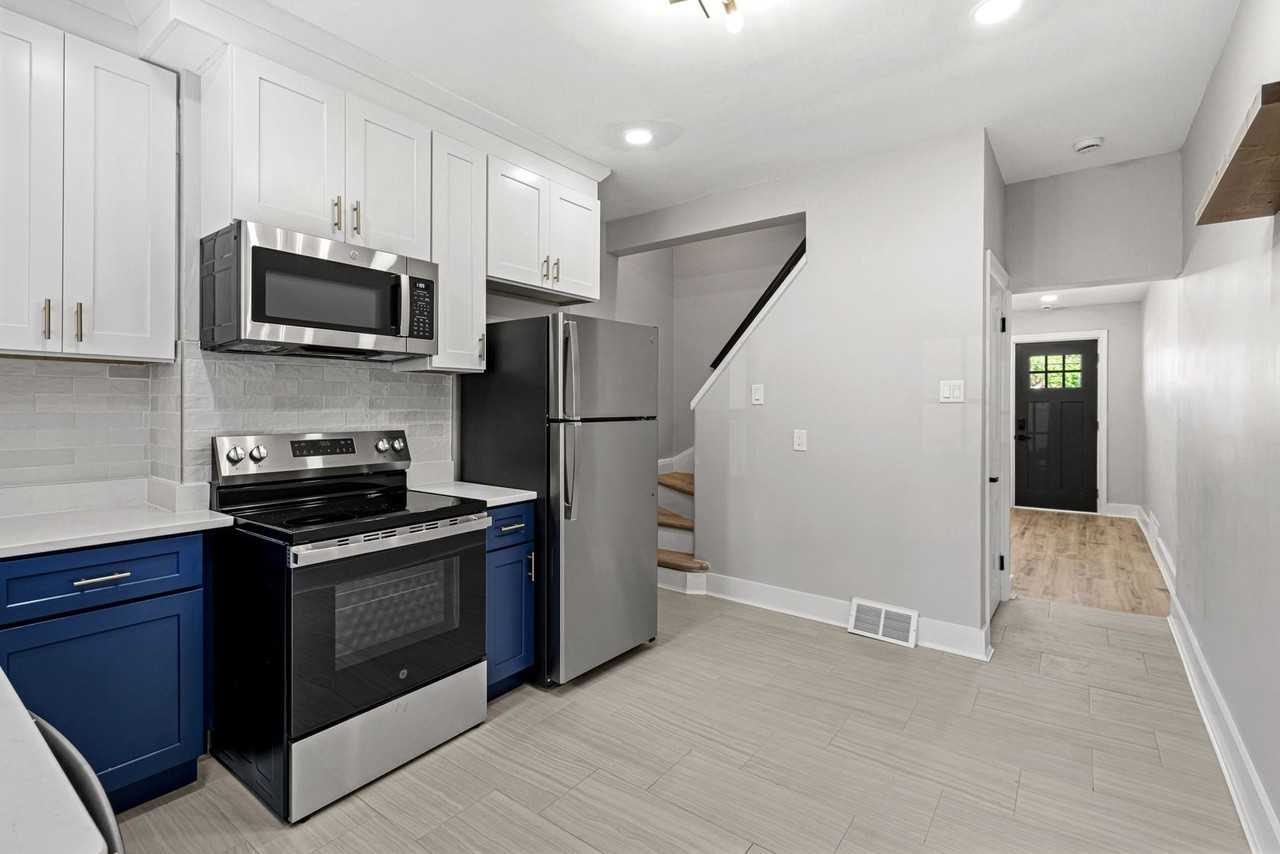 343 Ella St - Photo 5 of 23