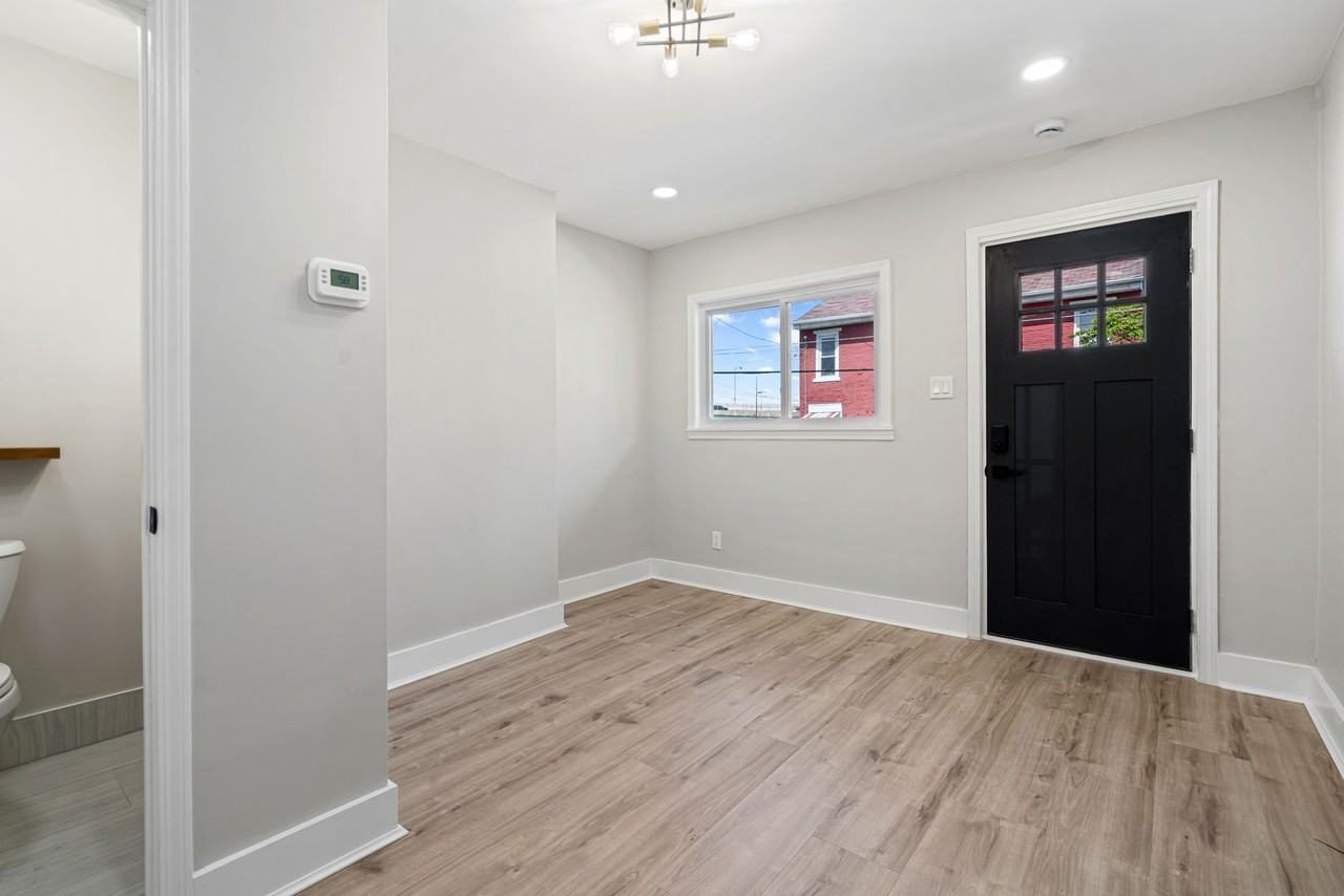 343 Ella St - Photo 6 of 23