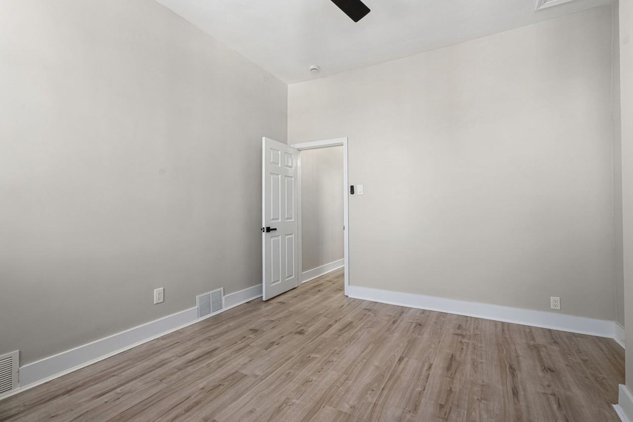 343 Ella St - Photo 7 of 23