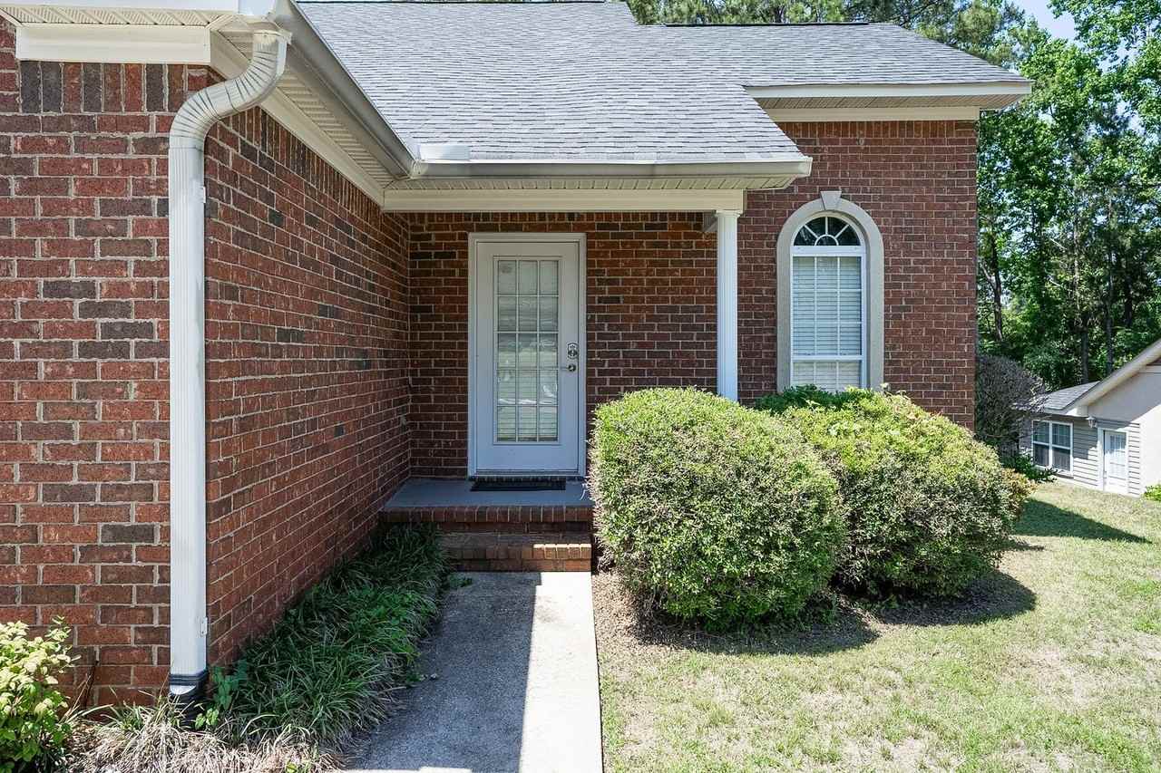 537 Cedar Rock Dr - Photo 3 of 46
