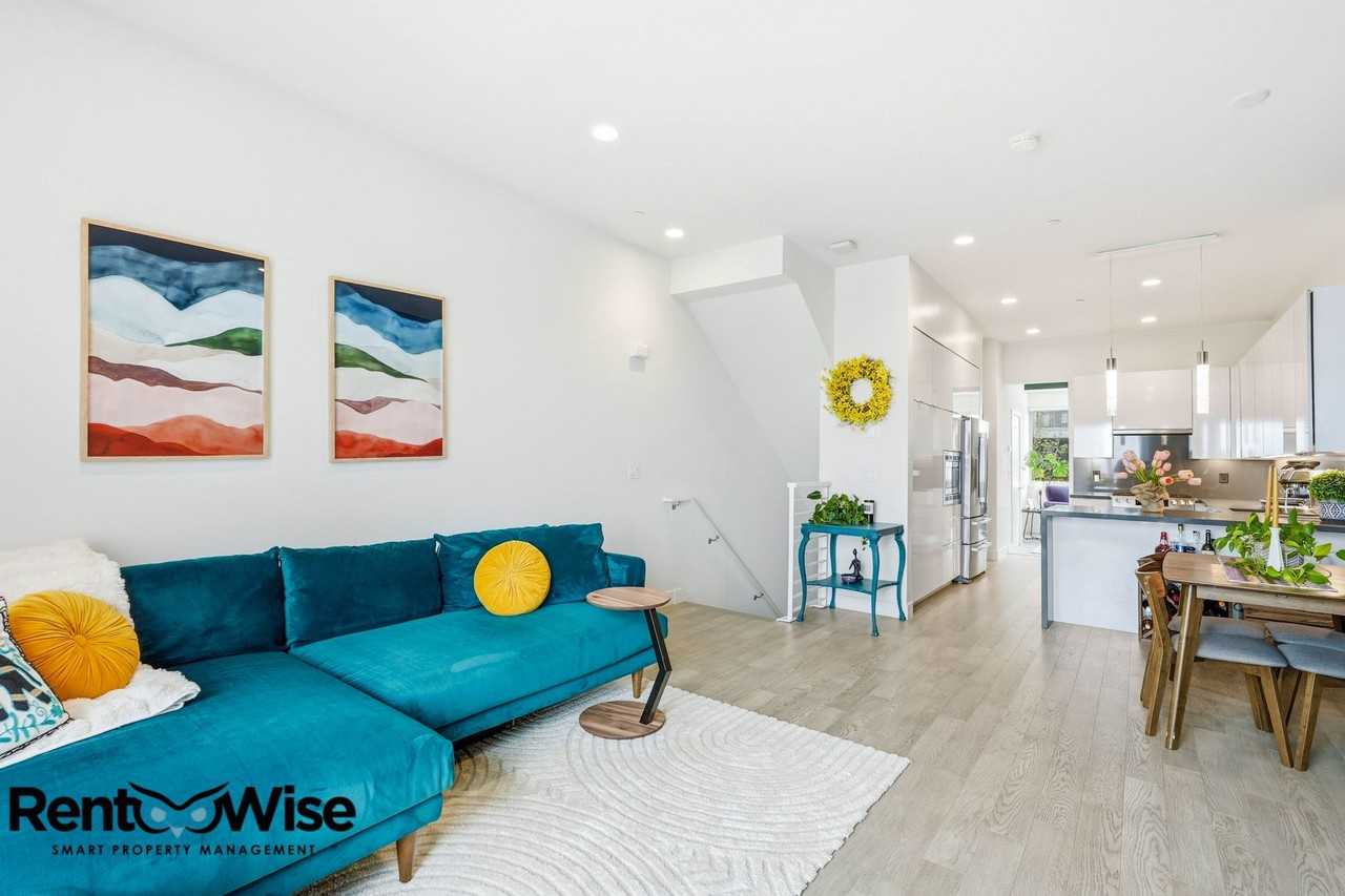 594 Hudson Ave - Photo 6 of 35