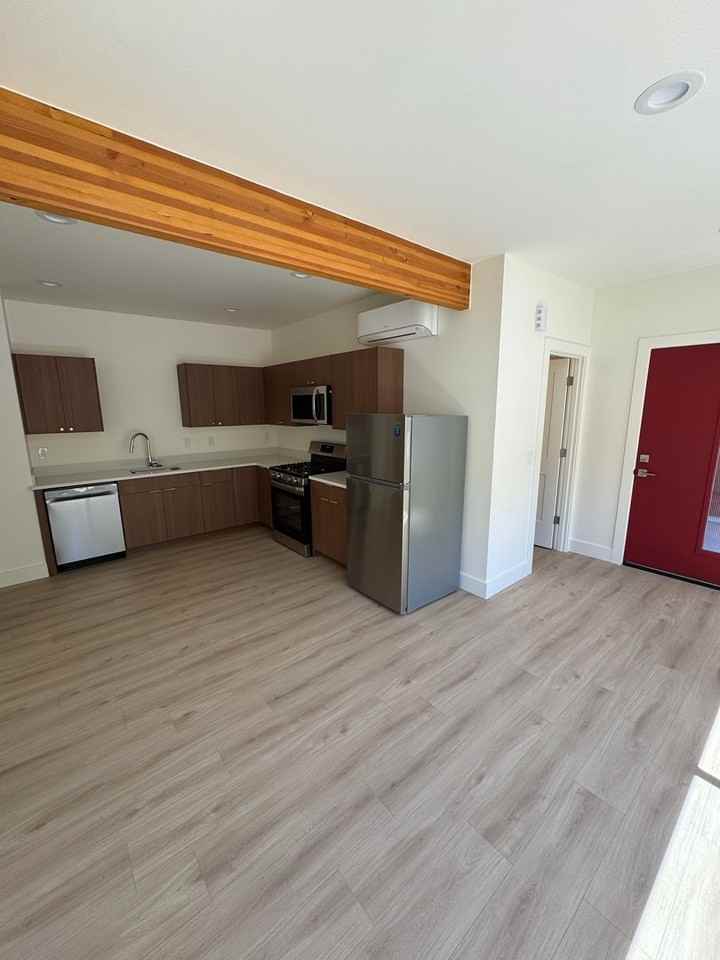 2809 Se Washington St - Photo 4 of 22