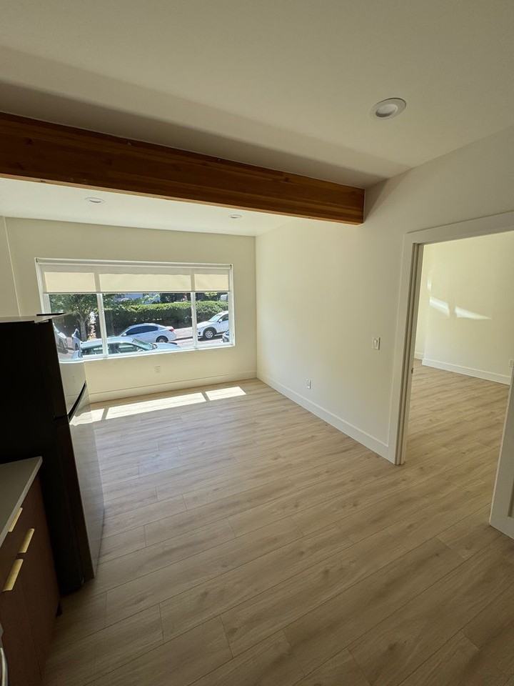 2809 Se Washington St - Photo 6 of 22