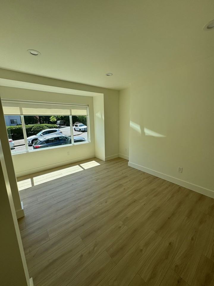 2809 Se Washington St - Photo 7 of 22