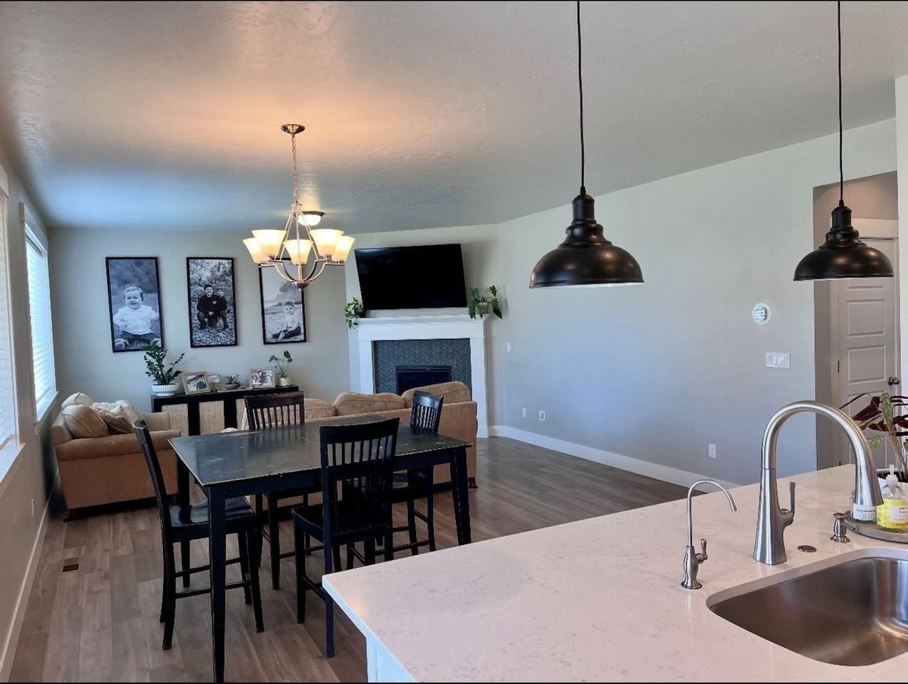 2248 W Concha Ct - Photo 3 of 6
