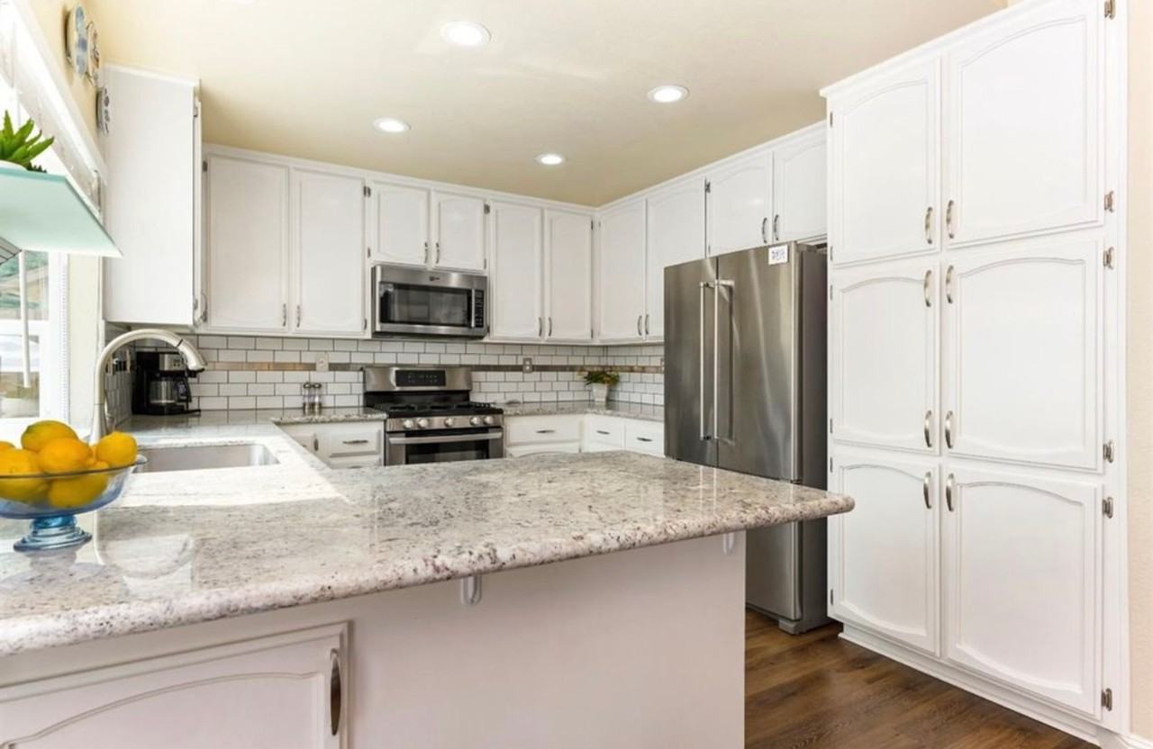 8216 Rockbury Way - Photo 4 of 39