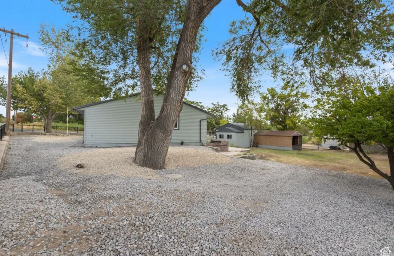 2085 N 900 W - Photo 5 of 34