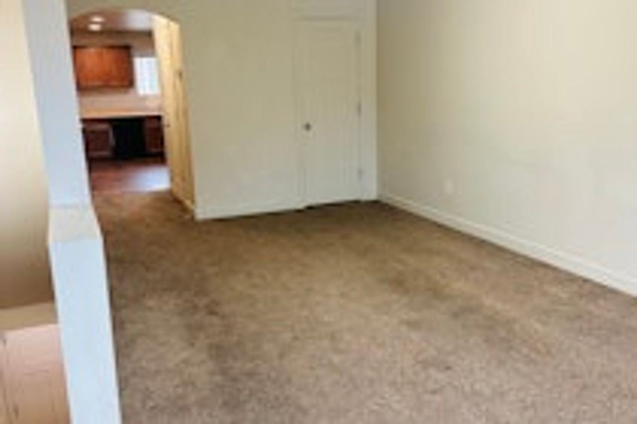 220 S Carterville Rd - Photo 6 of 10