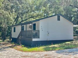 featured image of 724 N 14th St