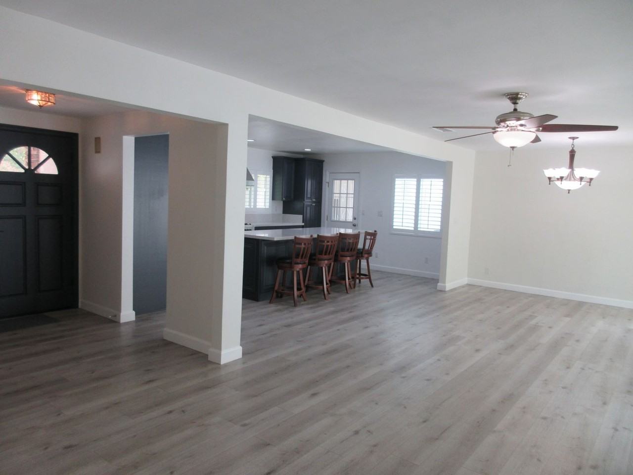 10914 Canby Ave - Photo 3 of 30