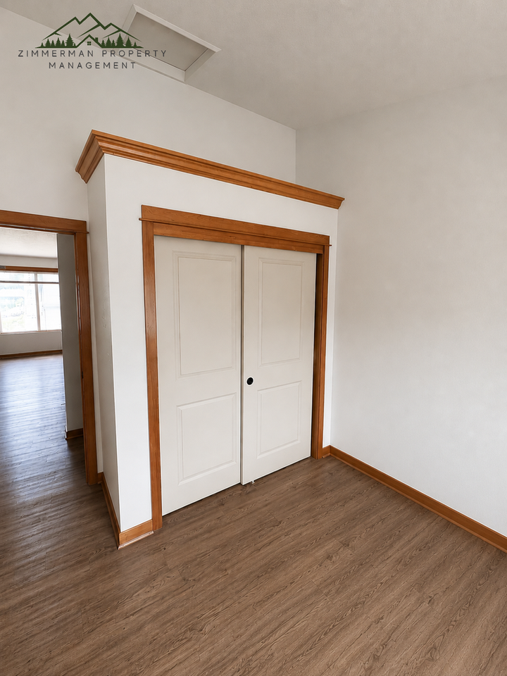 738 E 18th Ave - Photo 3 of 9
