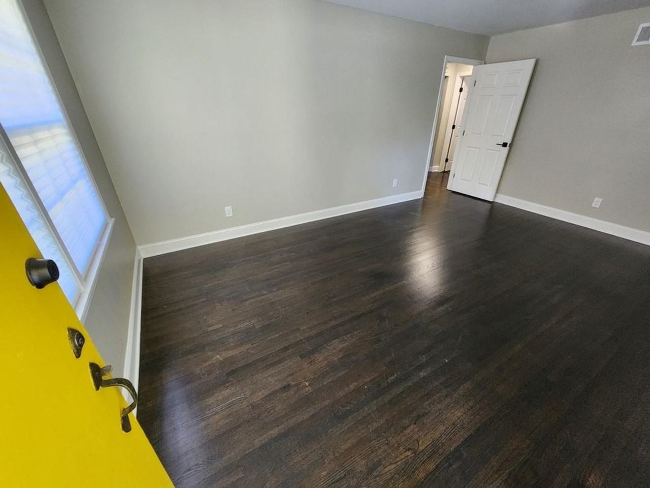 5259 Sequoia Ave - Photo 4 of 24